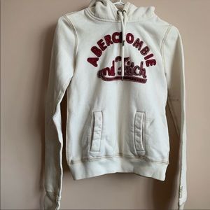Cream Abercrombie & Fitch Sweater